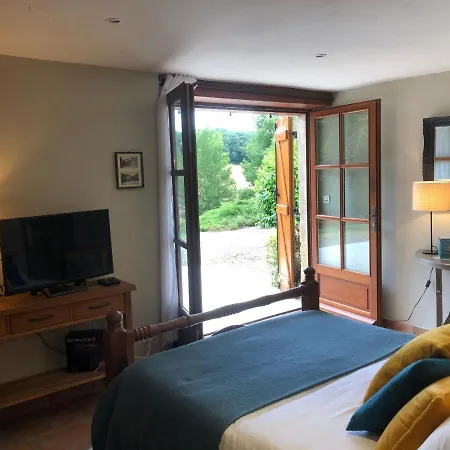 Maison Lamothe לינה וארוחת בוקר Flamarens