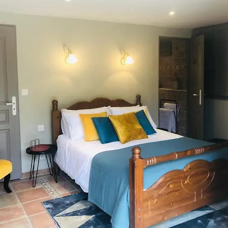 Maison Lamothe לינה וארוחת בוקר 4*