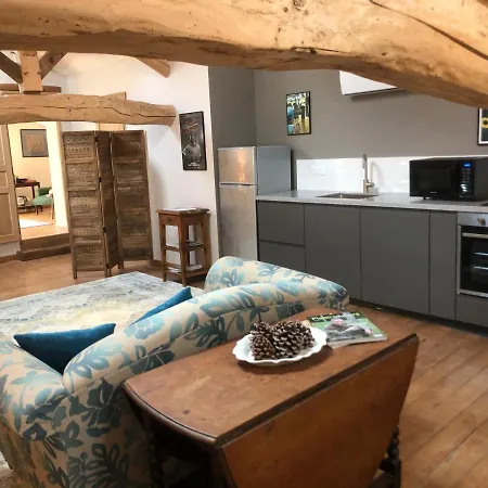 Maison Lamothe לינה וארוחת בוקר Flamarens