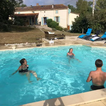 Maison Lamothe לינה וארוחת בוקר 4*