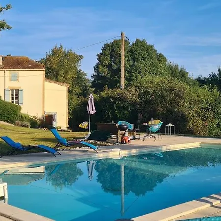 Maison Lamothe לינה וארוחת בוקר 4*